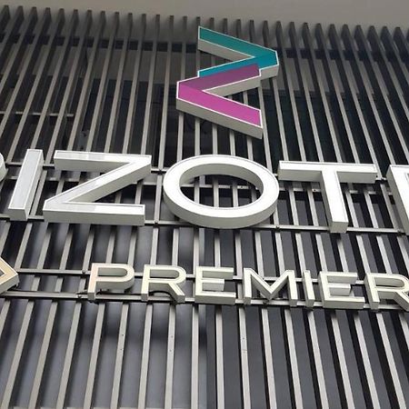 Bizotel Premier Hotel&Residence Bangkok Extérieur photo