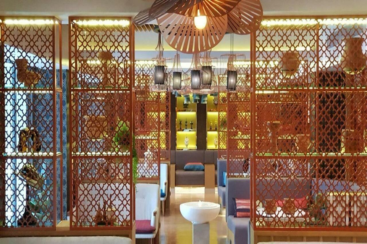 Bizotel Premier Hotel&Residence Bangkok Extérieur photo
