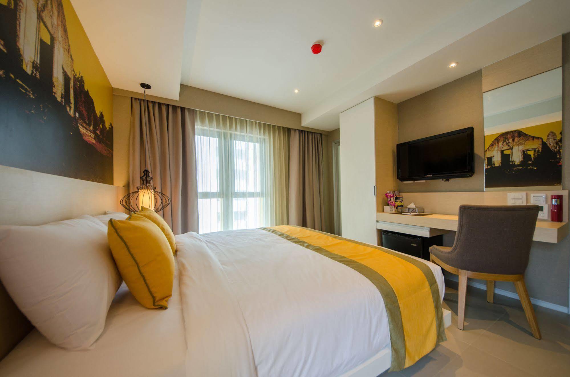 Bizotel Premier Hotel&Residence Bangkok Extérieur photo
