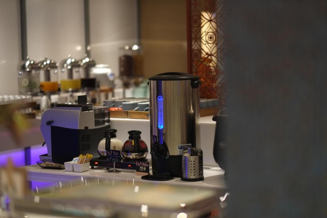 Bizotel Premier Hotel&Residence Bangkok Extérieur photo