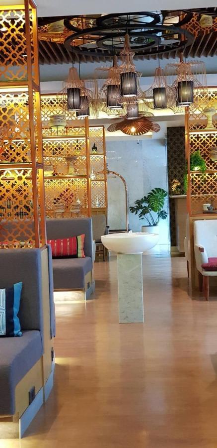 Bizotel Premier Hotel&Residence Bangkok Extérieur photo